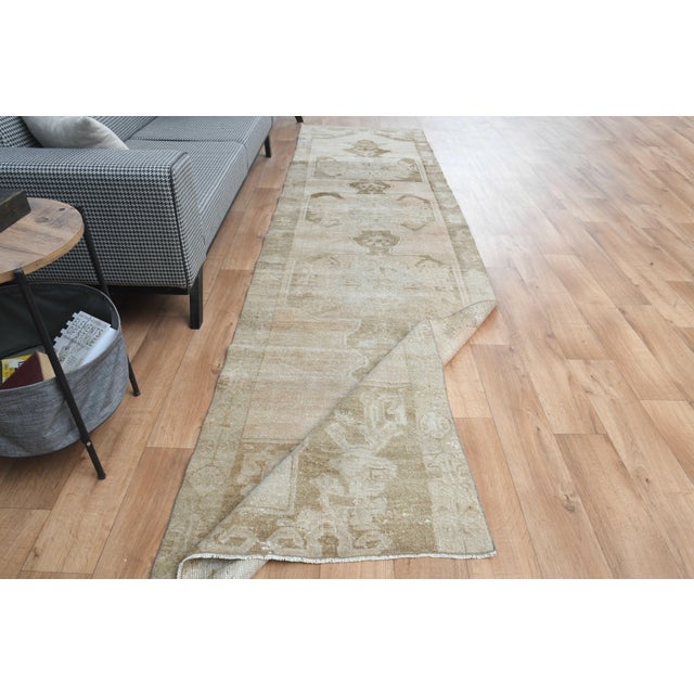 1970s 1970s Vintage Handmade Wool Cotton Turkish Beige Runner Rug For Sale - Image 5 of 11