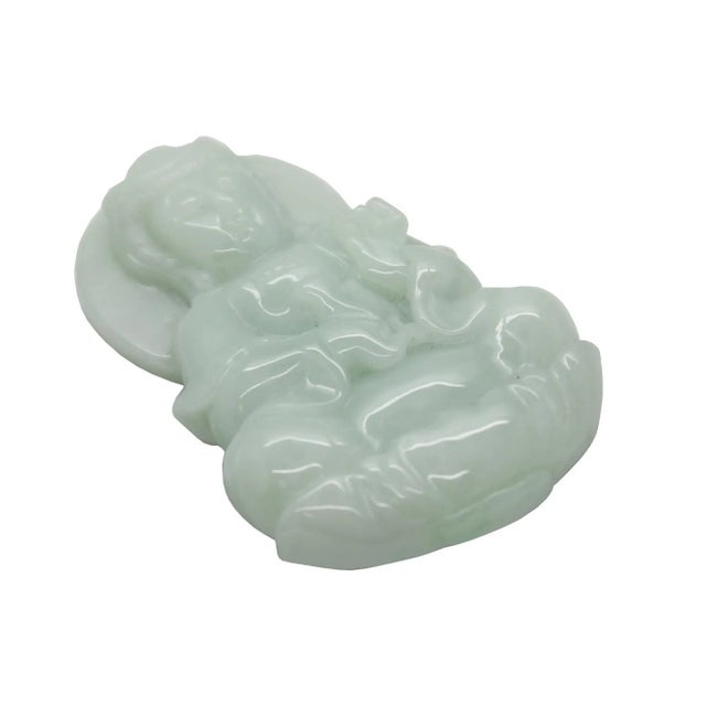Art Deco Light Green Sitting Jade Kwan Yin - Bodhisattva - Goddess of Mercy Jade Pendant For Sale - Image 3 of 6