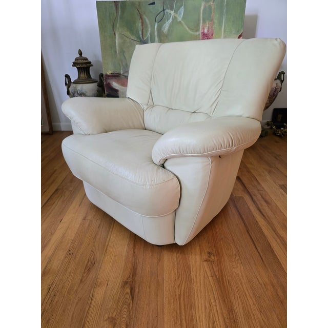 Vintage Mid Century Modern Style Italian Leather Club Chair For Sale In Boston - Image 6 of 8