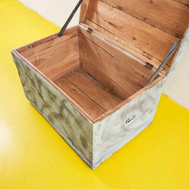 Vintage Trunk in Wood, 1950s For Sale - Image 4 of 10