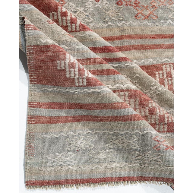 1940s Vintage Turkish Flatweave Jajim Area Rug 5'3 X 9'1 For Sale - Image 5 of 11