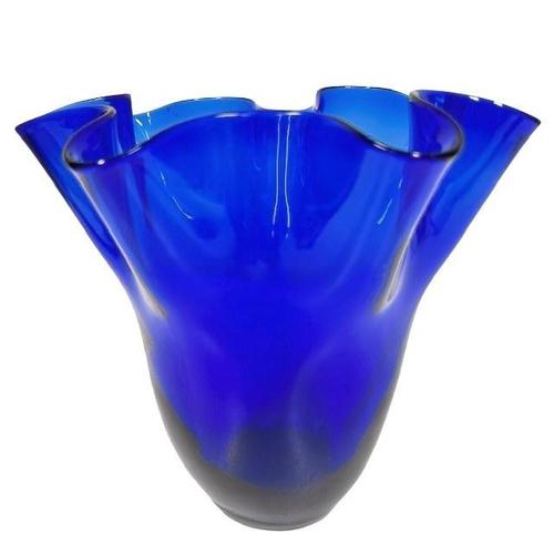 Mid-Century Italian Handkerchief Vase in Blue Fazzoletto Murano Glass, 1960s For Sale - Image 5 of 5