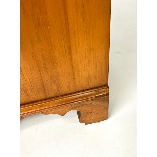 Vintage Kittinger Colonial Revival Knotty Pine Small Chest of Drawers For Sale - Image 15 of 17