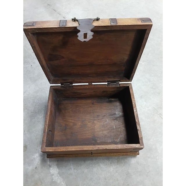 Arts & Crafts 1900-1909 Wood Brass Arts & & Crafts Desk Box For Sale - Image 3 of 12