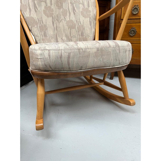 Blonde Model 315 Rocking Chair by Lucian Ercolani for Ercol, 1960s For Sale - Image 6 of 8