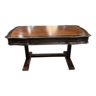 Late 20th Century Hekman Furniture Company - Old World Walnut Wood Desk With Adjustable Height For Sale