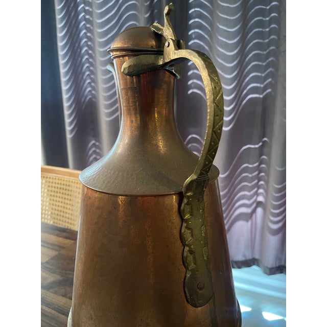 1960s Antique 19th Century Turkish Hammered Copper Pitcher With Brass Handle Water Pot For Sale - Image 5 of 11
