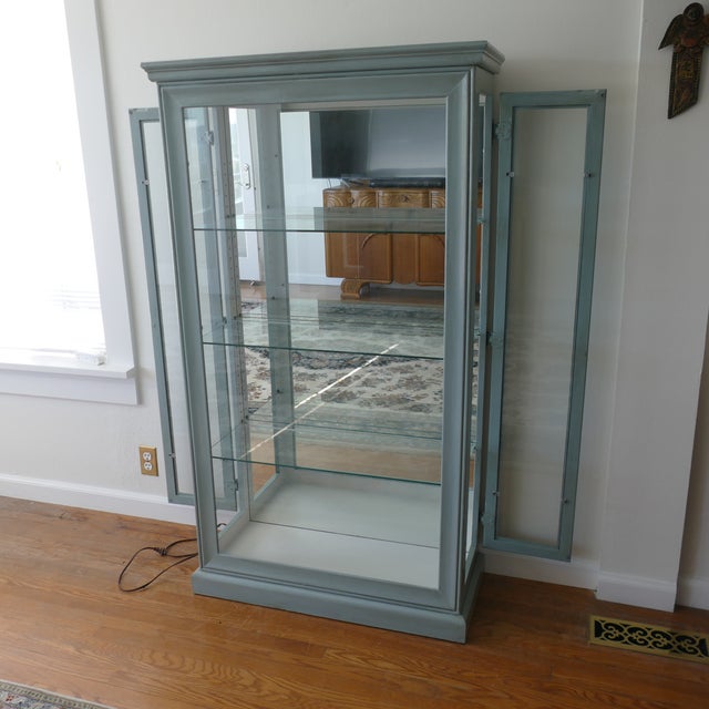 Vintage Painted Mirrored Lit Display Cabinet - Glass Shelving For Sale - Image 11 of 14