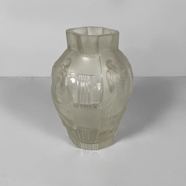 French Finely Crafted Glass Vase by Lalique, 1930s For Sale - Image 11 of 11