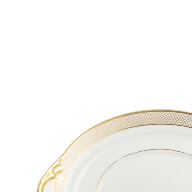 Porcelain - Vista Alegre Tureen. Made of porcelain from the Vista Alegre factory in the 20th century; decorated in shades...