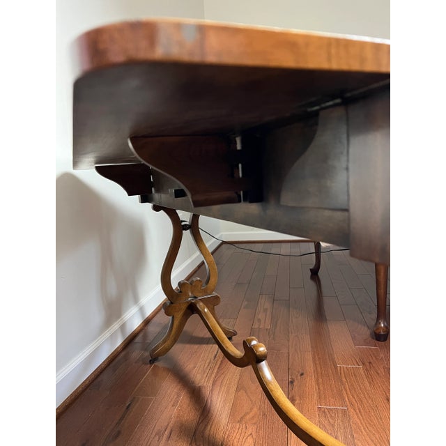 Brown Early 20th Century Beacon Hill Old Colony Tiger Flame Maple Drop Leaf Console Table For Sale - Image 8 of 12