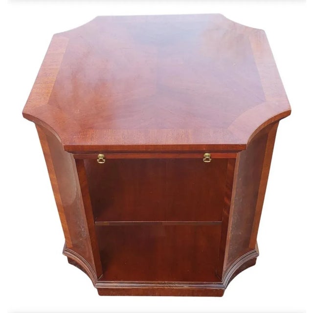 Kindel Mahogany Bookmatched Banded Top Side Table Occasional Table For Sale - Image 9 of 9
