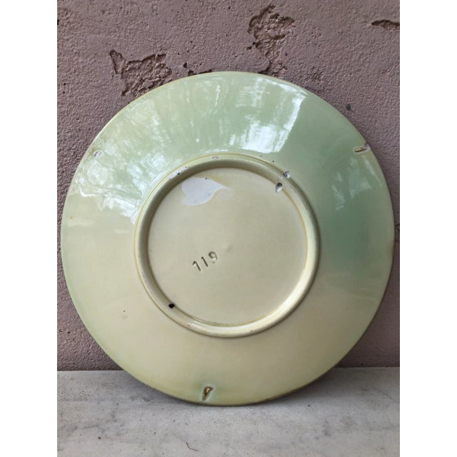 Rustic European German Majolica Hen & Chicks Wall Plate Circa 1900 For Sale - Image 3 of 4