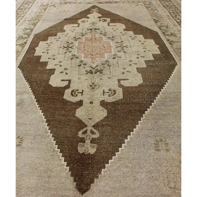 Vintage Turkish Oushak Rug With Medallion Design in Soft Taupe, and Sage Green For Sale In Atlanta - Image 6 of 8