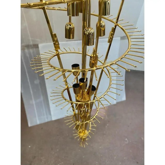 Murano Mid Century Modern Oversized Contemporary Murano Glass Chandelier, “Quadriedro” Design in Fumé and Gold Twister For Sale - Image 4 of 9