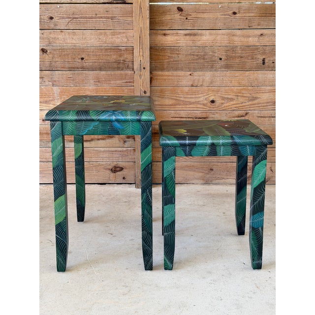 English Pair of Hand-Painted Tropical Parrot and Jungle Nesting Tables For Sale - Image 3 of 12