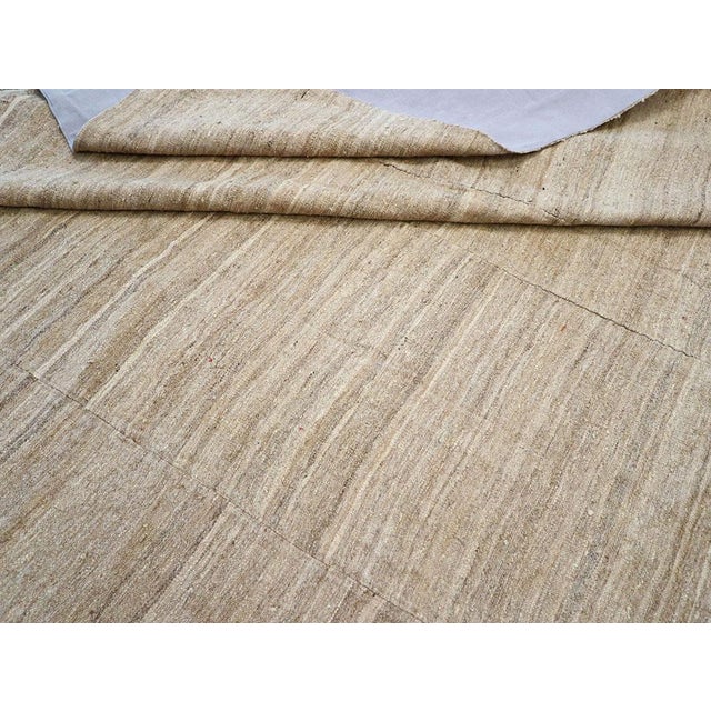 Sand Galerie Shabab Collection Mid-20th Century Vintage Turkish Flatweave Kilim Room Size Carpet For Sale - Image 8 of 8