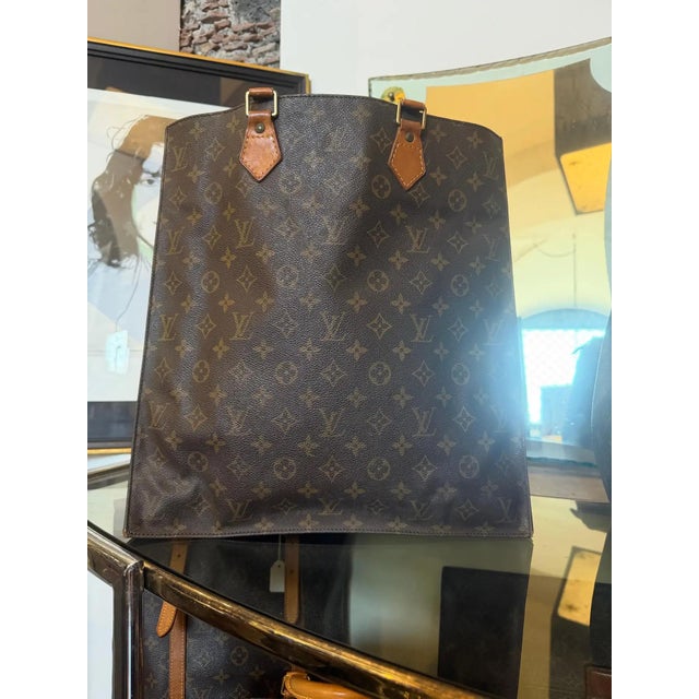 2000 - 2009 2000s Louis Vuitton Monogram Brown Coated Canvas and Vachetta Leather Sac Plat For Sale - Image 5 of 14