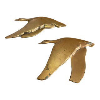 Vintage Mid-Century Modern Brass Flying Geese Wall Sculptures – Set of 2 – Hollywood Regency Bird Wall Art For Sale