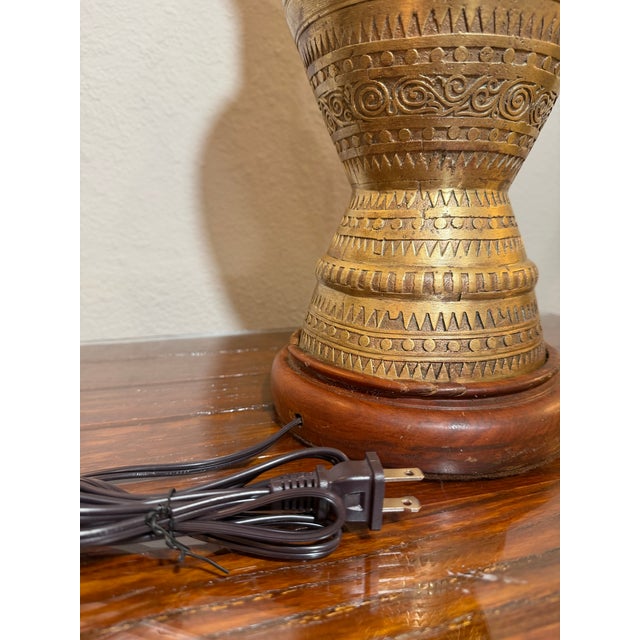 1940s Moroccan Tooled Brass Lamp With Copper and Wood Accents For Sale - Image 4 of 12