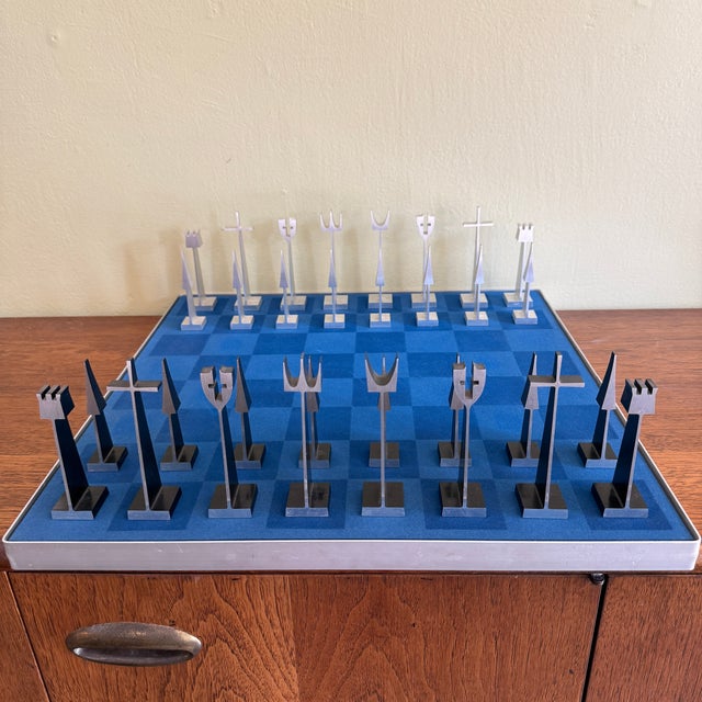 Austin Enterprises Austin Cox for Alcoa Aluminum Modernist Chess Set + Board For Sale - Image 4 of 15