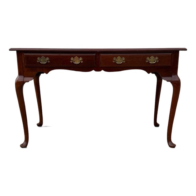 Vintage Bassett Queen Anne Style Cherry Wood Console Table With Cabriole Legs and Brass Hardware For Sale