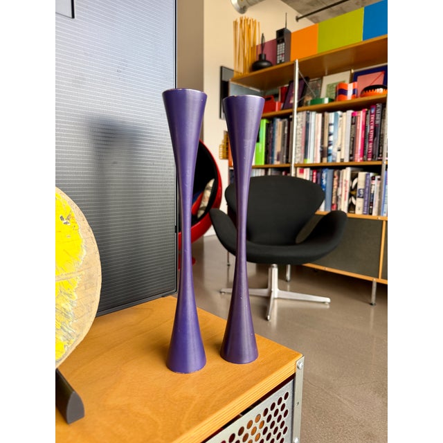 Verner Panton Rare 1960 Verner Panton Vip-302-1 Candlesticks Svend Andersen Denmark Purple Reversible Wood Pair For Sale - Image 4 of 15