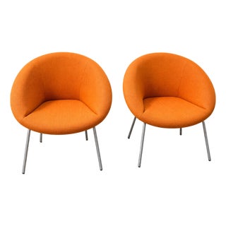 Pair of Attributed Walter Knoll 369 Lounge Chairs – Vintage Burnt Orange – Mid-Century Modern For Sale