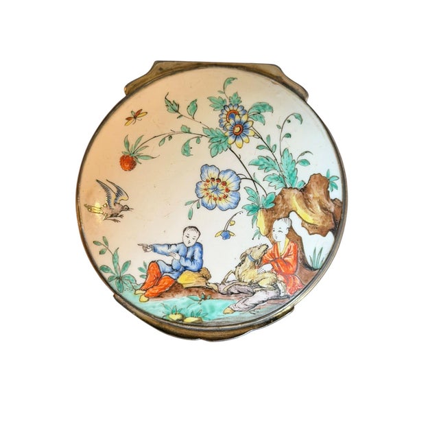 18th Century A Large Silver Gilt Mounted Chantilly Soft Paste Chinoiserie Snuff Box For Sale - Image 11 of 15