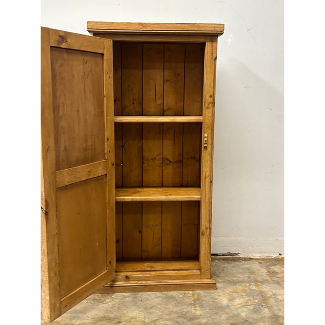 19th Century English Pine Wall Cupboard For Sale - Image 4 of 8