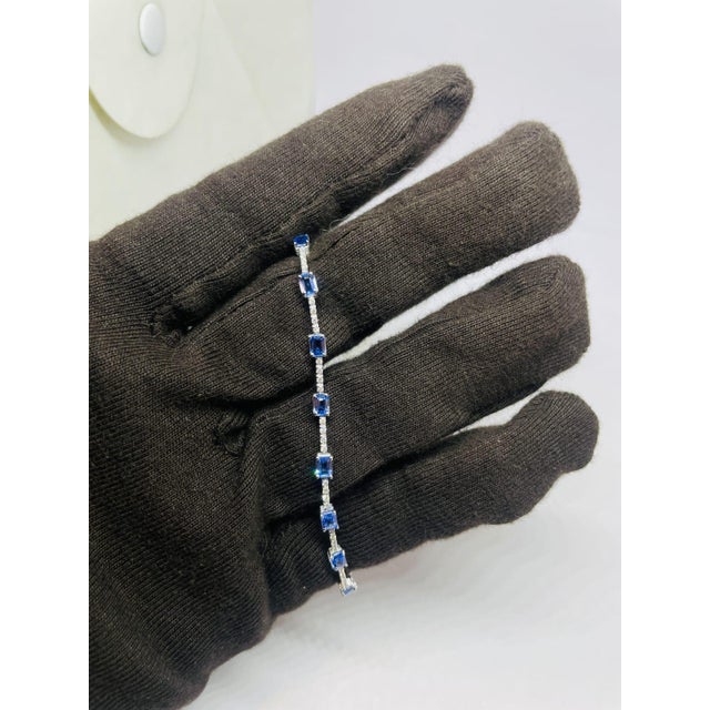 Natural 18k Gold Blue Sapphire 3.87cts & Diamond 0.39cts Bracelet For Sale - Image 4 of 7