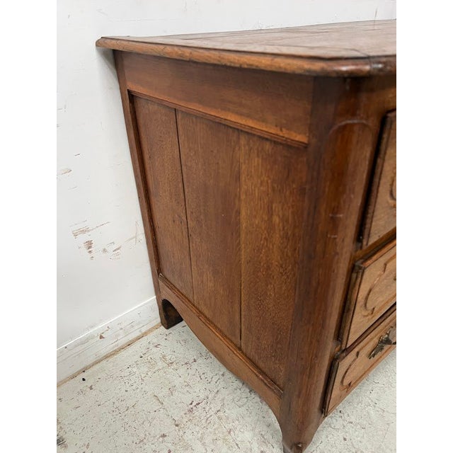 Brown Louis XV Style Chest of Drawers in Oak, 1800s For Sale - Image 8 of 15