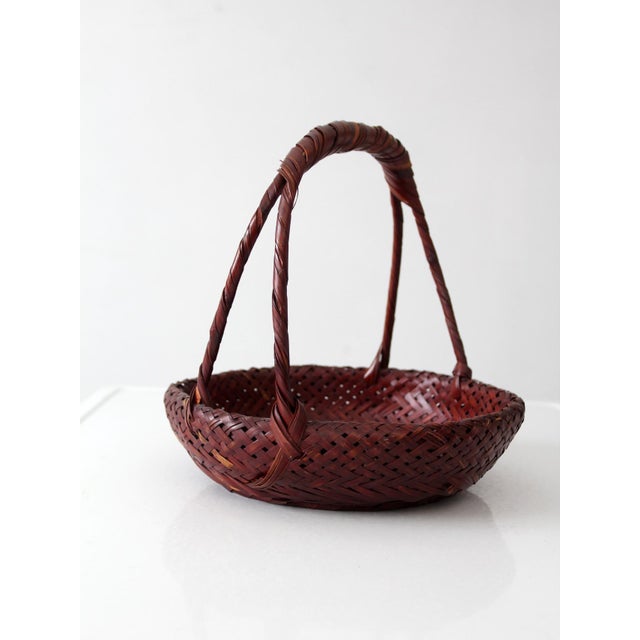 Late 20th Century Vintage Hand-Woven Bamboo Basket With Wrapped Handle For Sale - Image 5 of 12
