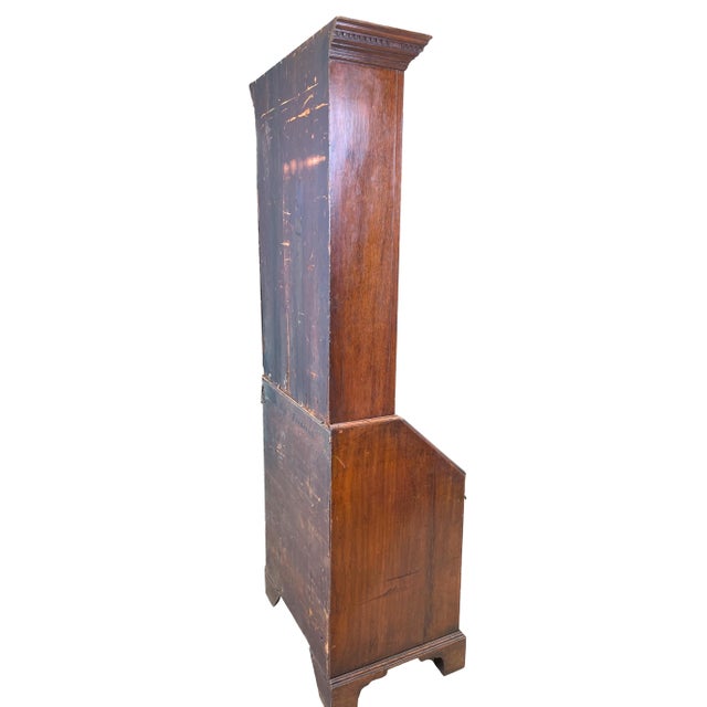 Small Georgian Mahogany Bureau Bookcase, 1740 For Sale - Image 3 of 16