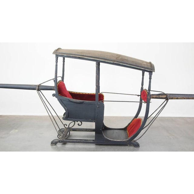 Sedan Chair Carriage, Late 19th Century For Sale - Image 4 of 17