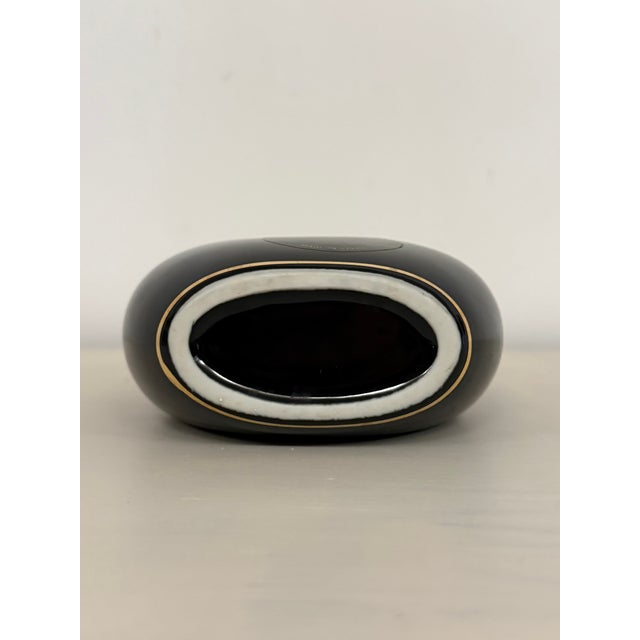 Mid-Century Modern Japanese Black Ikebana Vase with 24k Gilded Swan Motif, 1970s For Sale - Image 10 of 14