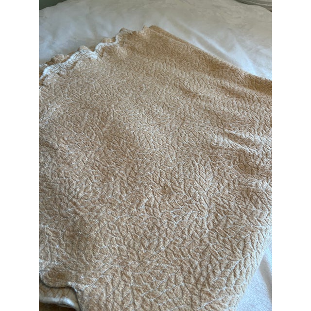 Textile Portuguese Colchas Domingos Heavyweight Cotton Matelassé Oversized Queen Coverlet | Soft Buttercream For Sale - Image 7 of 13