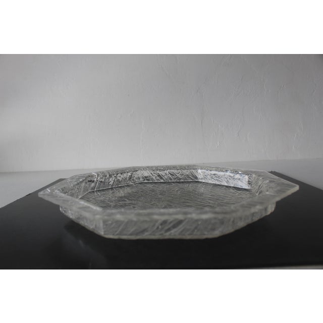 Willy Rizzo Style Crackle Ice Effect Lucite Octagonal Serving Tray Vintage For Sale - Image 10 of 12
