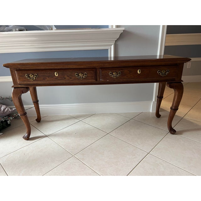 1980s Vintage Queen Anne Style Sofa Table / Console With Two Stools Set of 3 For Sale In West Palm - Image 6 of 9