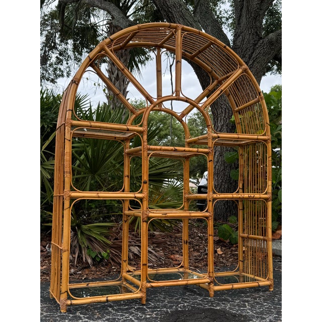 Vintage 1970s Arched Bamboo Étagère With Glass Shelves | Palm Beach Regency Coastal Bookcase For Sale - Image 10 of 11