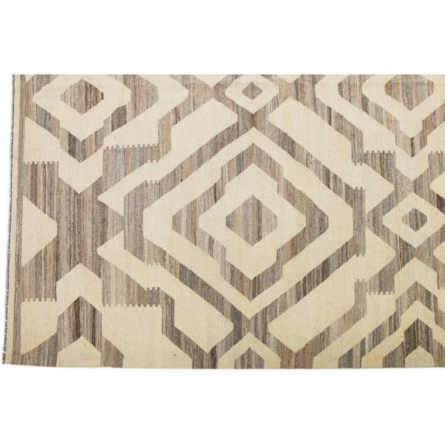 1960s Oversize Modern Kilim Wool Rug in Beige With Geometric Motif For Sale - Image 4 of 7