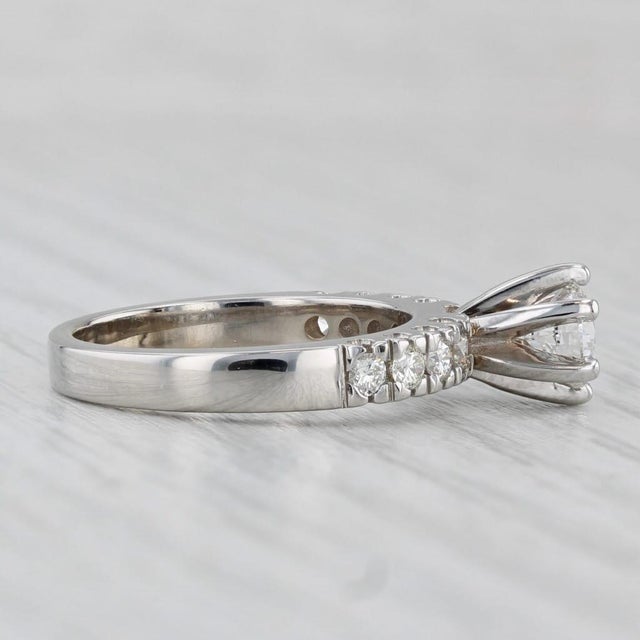 Modern 0.75ctw Round Diamond Engagement Ring 14k White Gold Size 5 Vs2 For Sale - Image 3 of 8