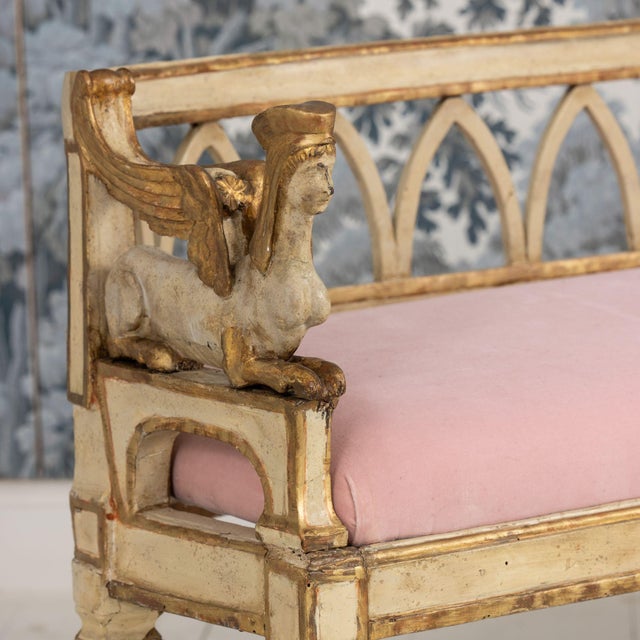 Neoclassical 18th C. Italian Neoclassical Sphinx Sofa in Original Paint and Giltwood For Sale - Image 3 of 18