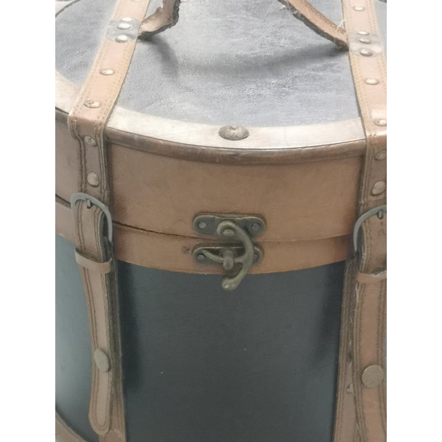 Mid-Century Modern Vintage Round Wooden Hatbox, 1950s For Sale - Image 3 of 13
