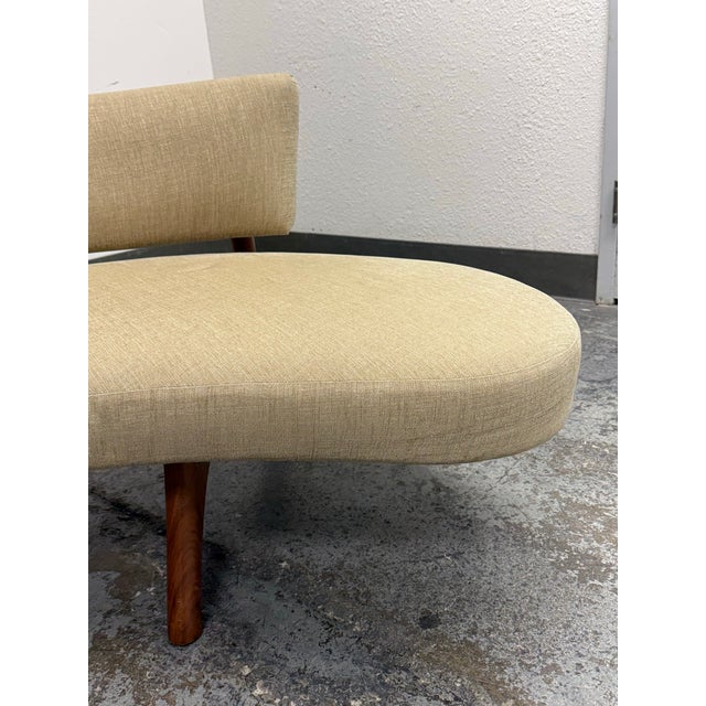 Cream Vladimir Kagan Style Mid-Century Modern Floating Curved Sofa For Sale - Image 8 of 12