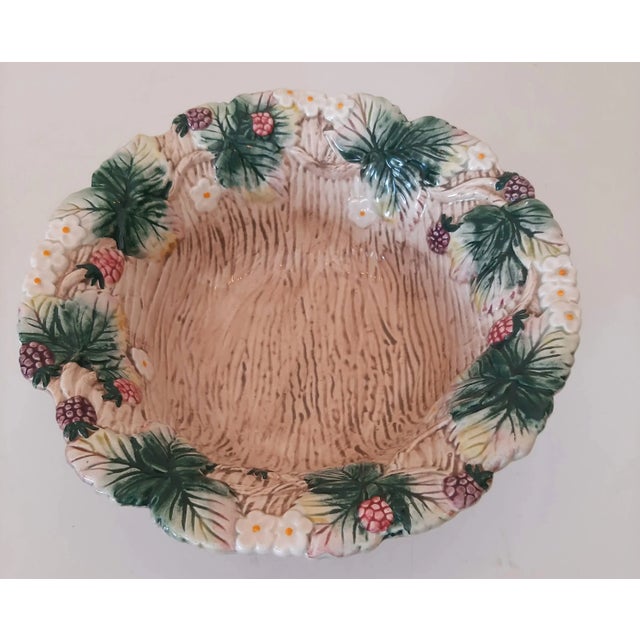 Fitz & Floyd Berry Twig Majolica Bowl Perfect for Christmas! circa 1990 Botanical berry bowl, lovely colors with green...