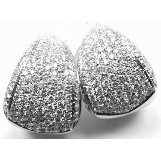 Damiani Da Definire 18k White Gold 3.09ct Diamond Earrings. Retail: $22,900, Pair For Sale - Image 11 of 12