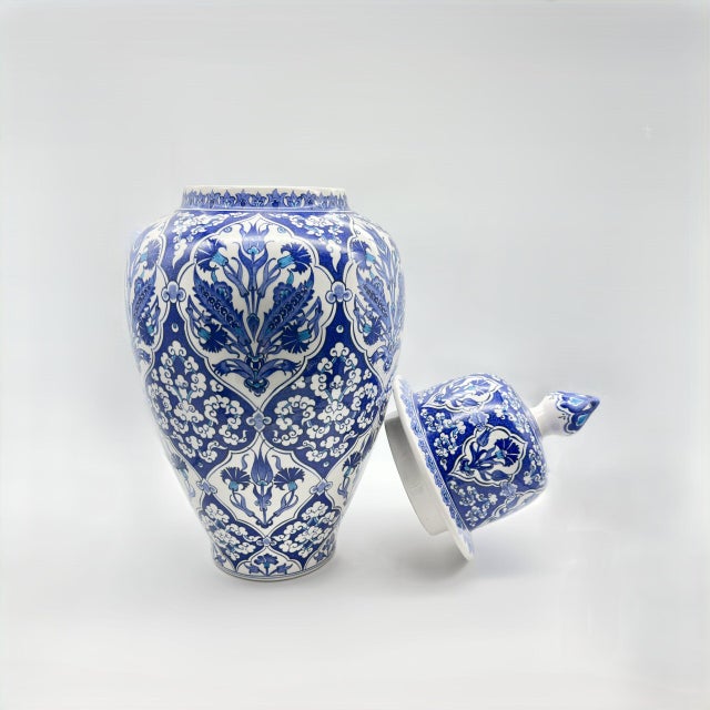 Handmade Ceramic Grand Shah Jar (60cm) Blue and White Imperial Medallion Semse Pattern Floor Vase For Sale - Image 6 of 7