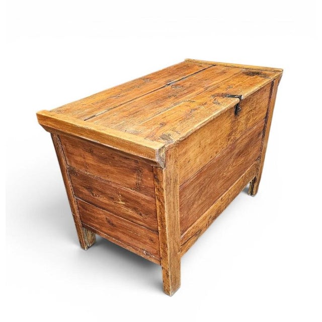 Blanket Storage Chest in Pine Wood For Sale - Image 14 of 14