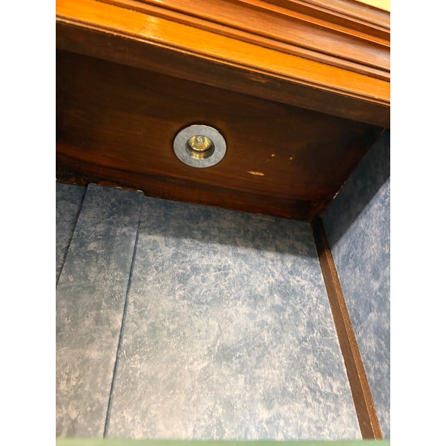 Late 20th Century George III / Chippendale Style Mahogany Breakfront Library Bookcase With Astragal Glazing & Original Lighting For Sale - Image 12 of 12
